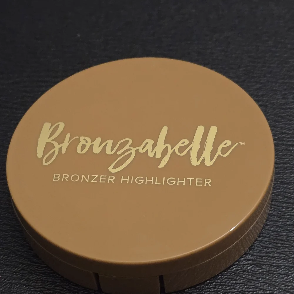 July 4th Sale🔥Belle Beauty by Kim Gravel Bronzer Highlighter In Ray Of Sunshine
